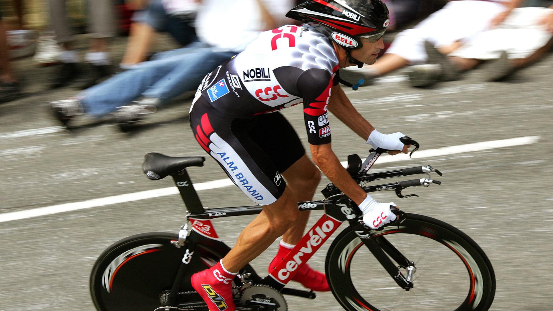 本赛季联赛冠军争夺战愈发激烈